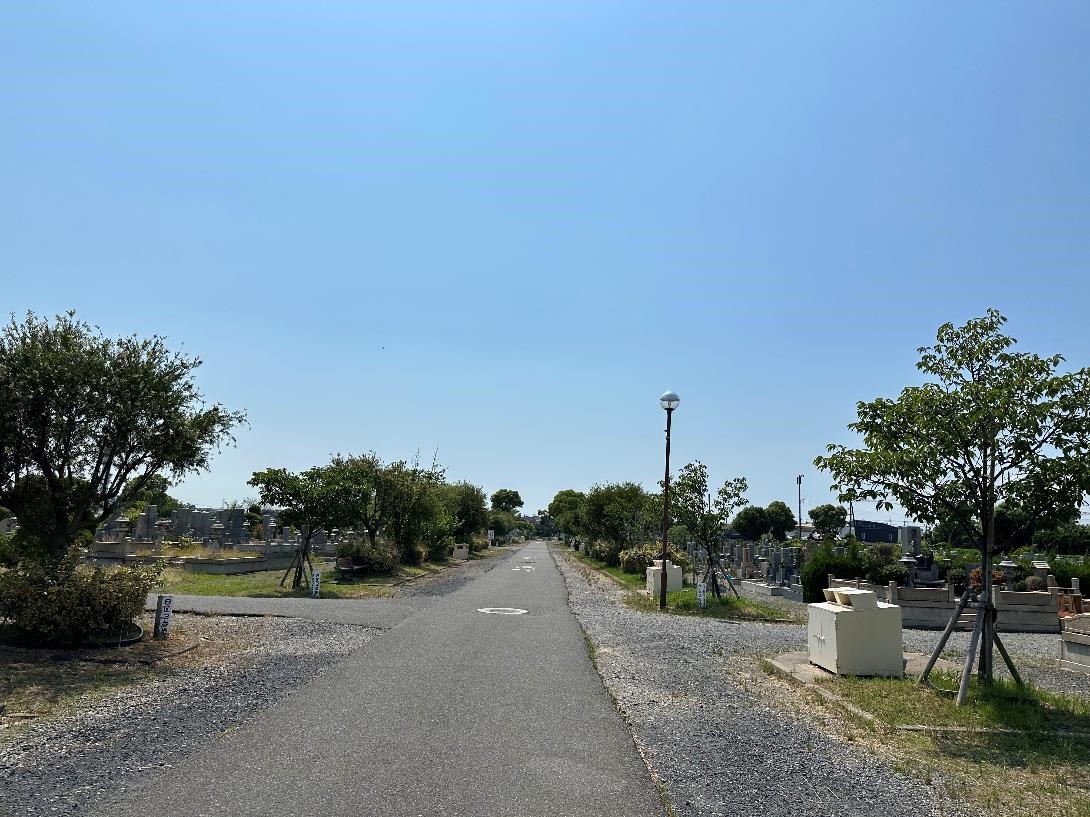 大阪市設瓜破霊園風景