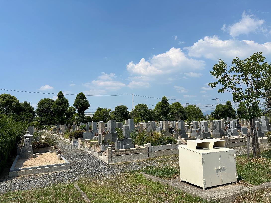 大阪市設瓜破霊園風景